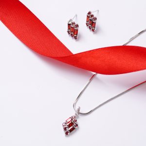 Red Leafy Necklace Set